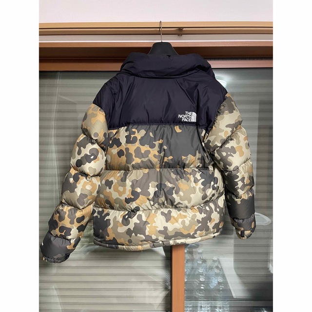 THE NORTH FACE(ザノースフェイス)のノースフェイス  ヌプシ 700 ダウンジャケット カモ メンズのジャケット/アウター(ダウンジャケット)の商品写真