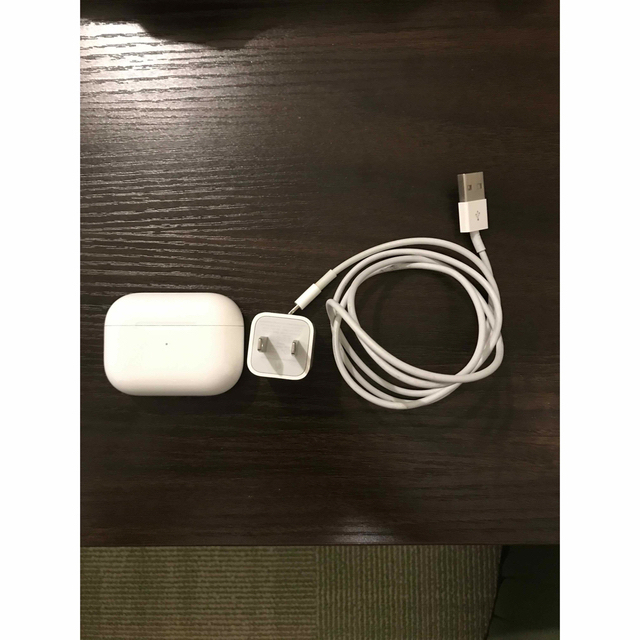 Apple AirPods Pro 第1世代 充電器　純正品 イヤフォン