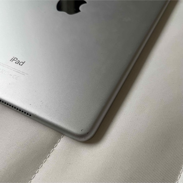 iPad Air2 第2世代 16GB セルラーモデル ケース付き☆ iPad Air2 第2世代 16GB セルラーモデル ケース付き☆