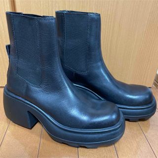 ザラ(ZARA)の【美品】ZARA トラックソール　チェルシーブーツ 38サイズ レディース(ブーツ)