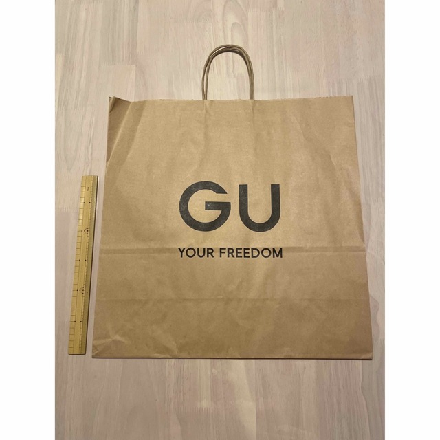 GU(ジーユー)のGU ジーユー 大袋 ショップ袋 ショッパー 紙袋 手提げ レディースのバッグ(ショップ袋)の商品写真