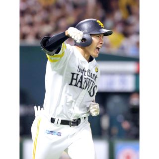 値引き2017鷹の祭典 NPBマーク入り柳田悠岐ヘルメット 希少!50個限定