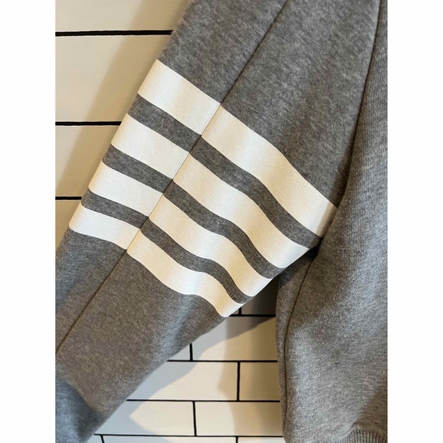 thom browne トムブラウン スウィングプルオーバージップ
