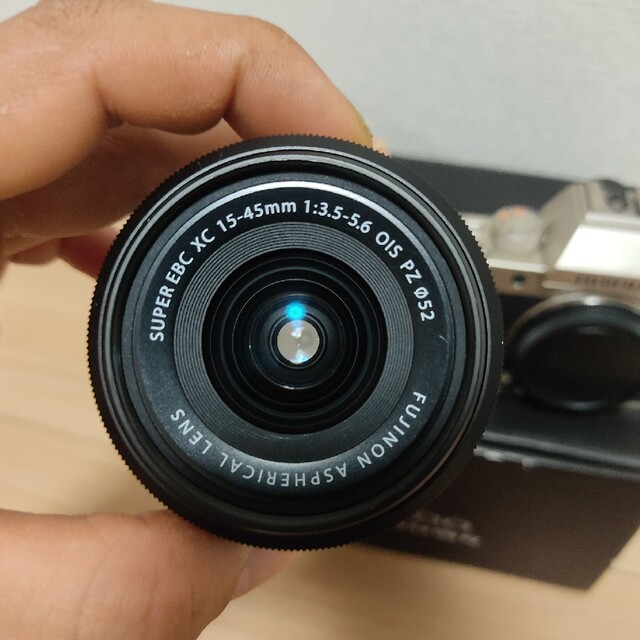 富士フイルム(フジフイルム)の富士フィルム FUJIFILM X-T200 レンズキット シルバー スマホ/家電/カメラのカメラ(その他)の商品写真