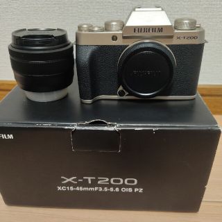 フジフイルム(富士フイルム)の富士フィルム FUJIFILM X-T200 レンズキット シルバー(その他)