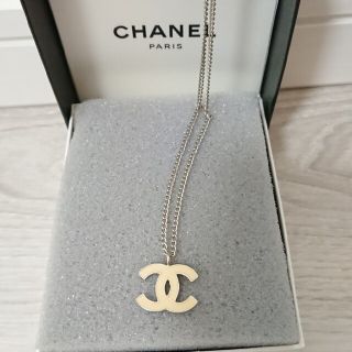 シャネル(CHANEL)のシャネル ココマーク アイボリー ネックレス(ネックレス)