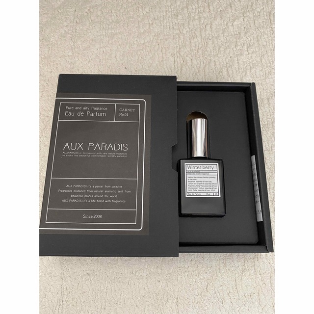 AUX PARADIS(オゥパラディ)のオウパラディ 冬季限定ウィンターベリー　15ml コスメ/美容の香水(ユニセックス)の商品写真