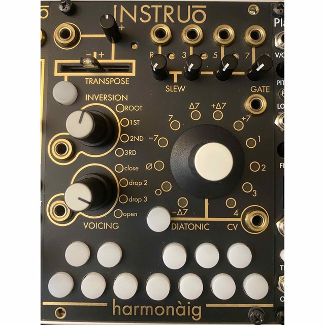 Instruo Harmonaig モジュラーシンセ