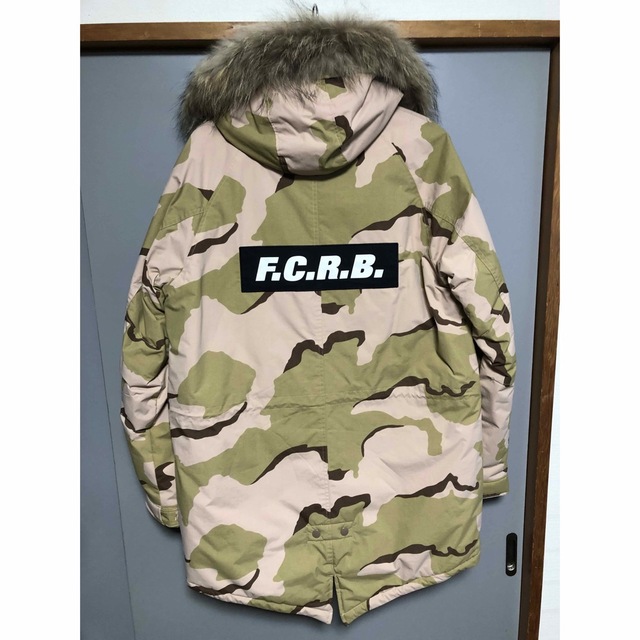 F.C.R.B.(エフシーアールビー)のF.C.Real Bristol PADDED FIELD COAT メンズのジャケット/アウター(ダウンジャケット)の商品写真