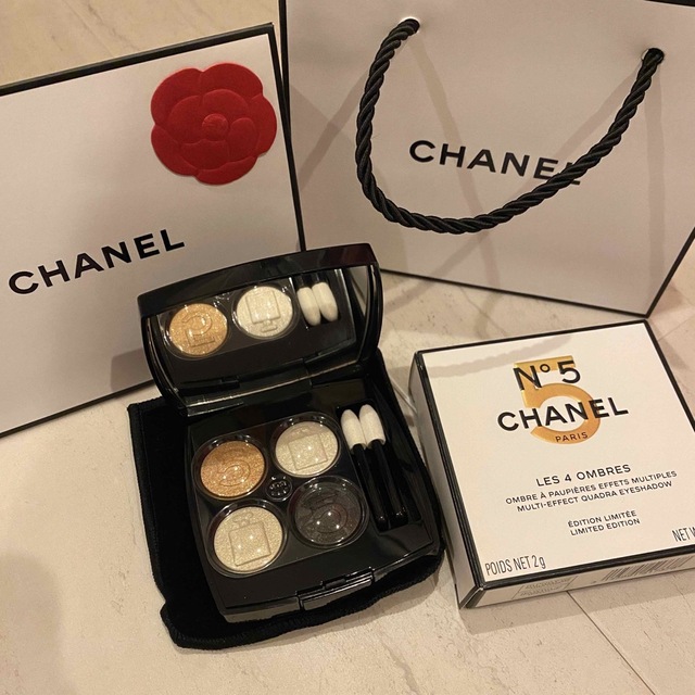 CHANEL レキャトルオンブル N°5