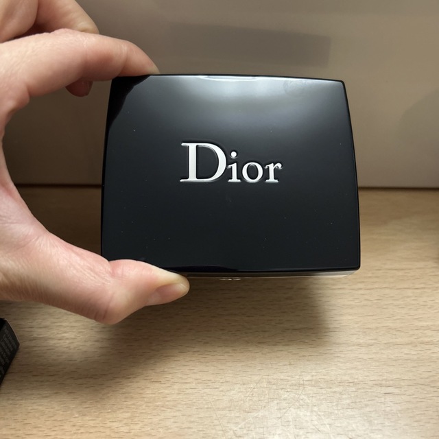 Christian Dior(クリスチャンディオール)の新品 ディオール サンククルール クチュール パウダー リップマキシマイザー コスメ/美容のベースメイク/化粧品(アイシャドウ)の商品写真