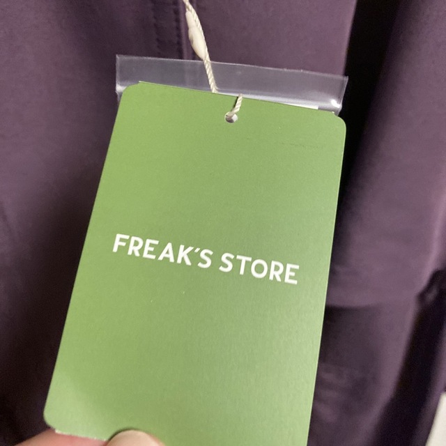 FREAK'S STORE(フリークスストア)の新品未使用！タグ付き！フリークスストア　フィブリルトレンチコート　パープル レディースのジャケット/アウター(トレンチコート)の商品写真