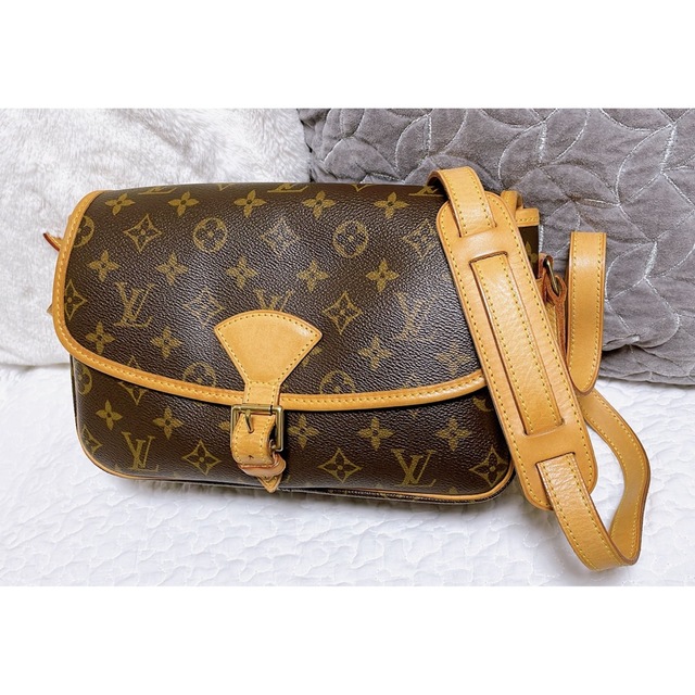 LouisVuitton【美品】Louis Vuitton ソローニュ