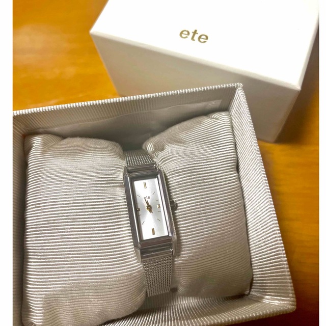 ete(エテ)のete レクタングルフェイス　メッシュベルト　シルバー　アナログ時計 レディースのファッション小物(腕時計)の商品写真