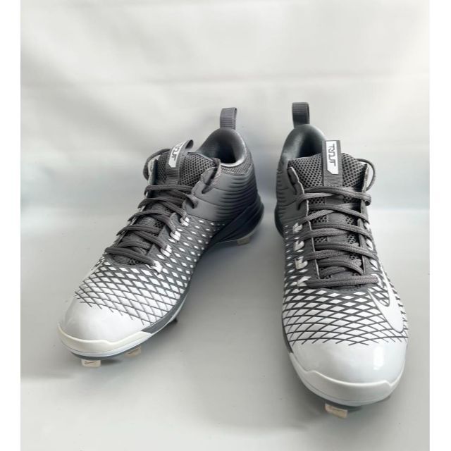 NIKE(ナイキ)のNIKE 新品 ズームトラウト2PRO  グレー 26.0㎝ 野球 スパイク スポーツ/アウトドアの野球(シューズ)の商品写真