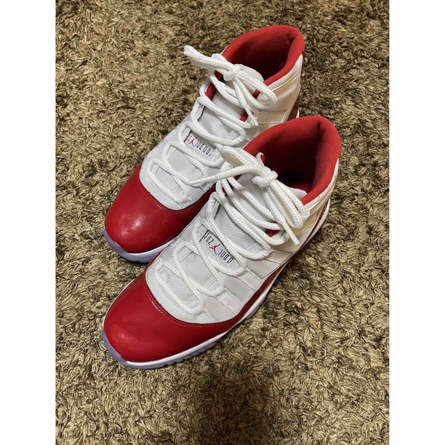 美品/大人気完売モデル】NIKE ジョーダン11 チェリー スニーカー 美品/大人気完売モデル】NIKE ジョーダン11 チェリー スニーカー