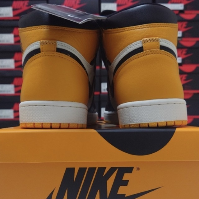 NIKE(ナイキ)のNIKE AIR JORDAN 1 TAXI メンズの靴/シューズ(スニーカー)の商品写真