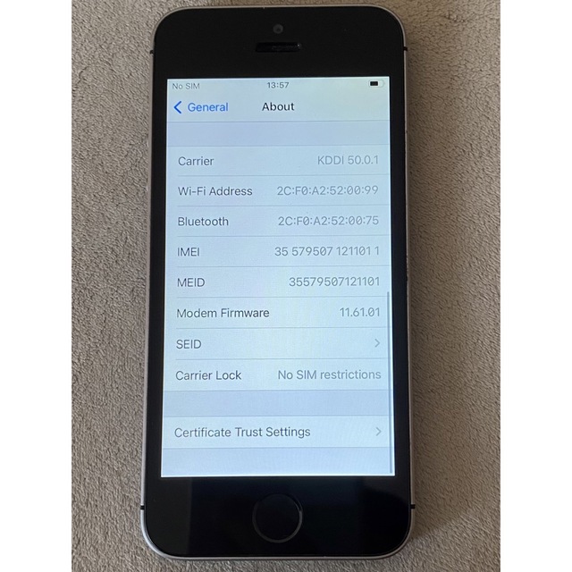 iPhone SE Space Gray 64 GB SIMフリー93％付属品なし