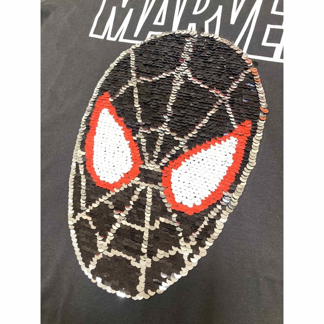 H&M(エイチアンドエム)の未使用h&mスパイダーマンスパンコール半袖Tシャツ120〜130cmマーベル キッズ/ベビー/マタニティのキッズ服男の子用(90cm~)(Tシャツ/カットソー)の商品写真