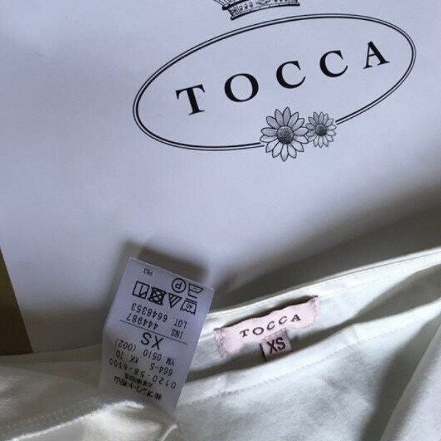 TOCCA(トッカ)のTOCCA トッカ 袖レース カットソー XS ホワイト 白 半袖 上品 上質 レディースのトップス(カットソー(半袖/袖なし))の商品写真