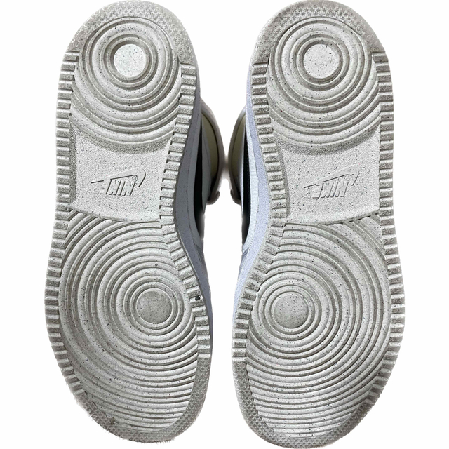 NIKE(ナイキ)のNIKE Air Jordan 1 KO White and Black US8 メンズの靴/シューズ(スニーカー)の商品写真