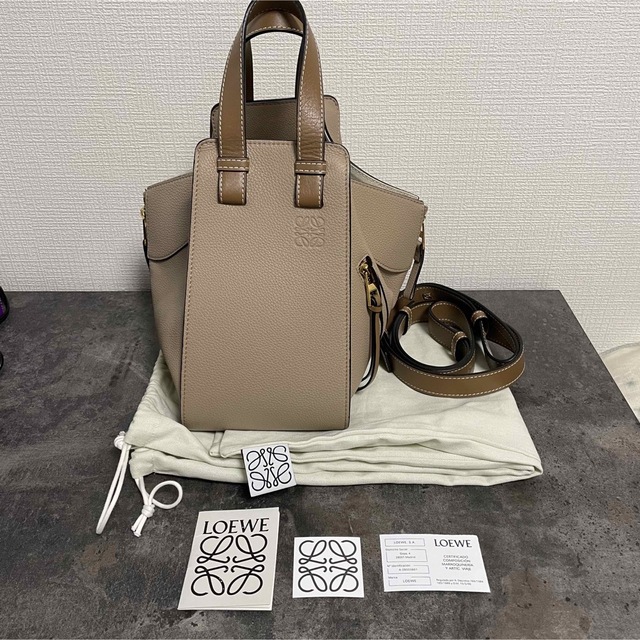 【超特価sale開催】 LOEWE - 【新品に近いです!】ロエベ ハンモック スモール ハンドバッグ 【超特価sale開催】 LOEWE - 【新品に近いです!】ロエベ ハンモック スモール ハンドバッグ