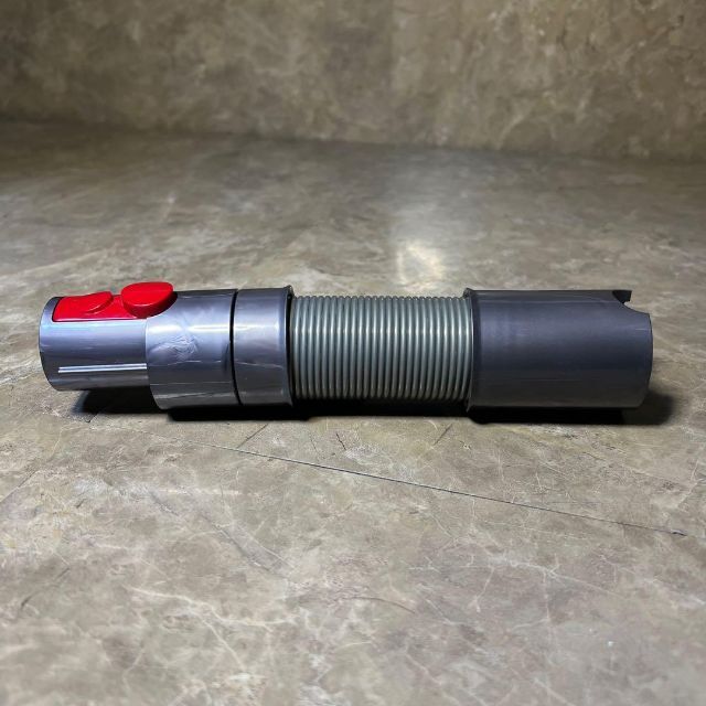【欠品無し・完動品】dyson V8 fluffy (延長ホースおまけ付き) 【欠品無し・完動品】dyson V8 fluffy (延長ホースおまけ付き)
