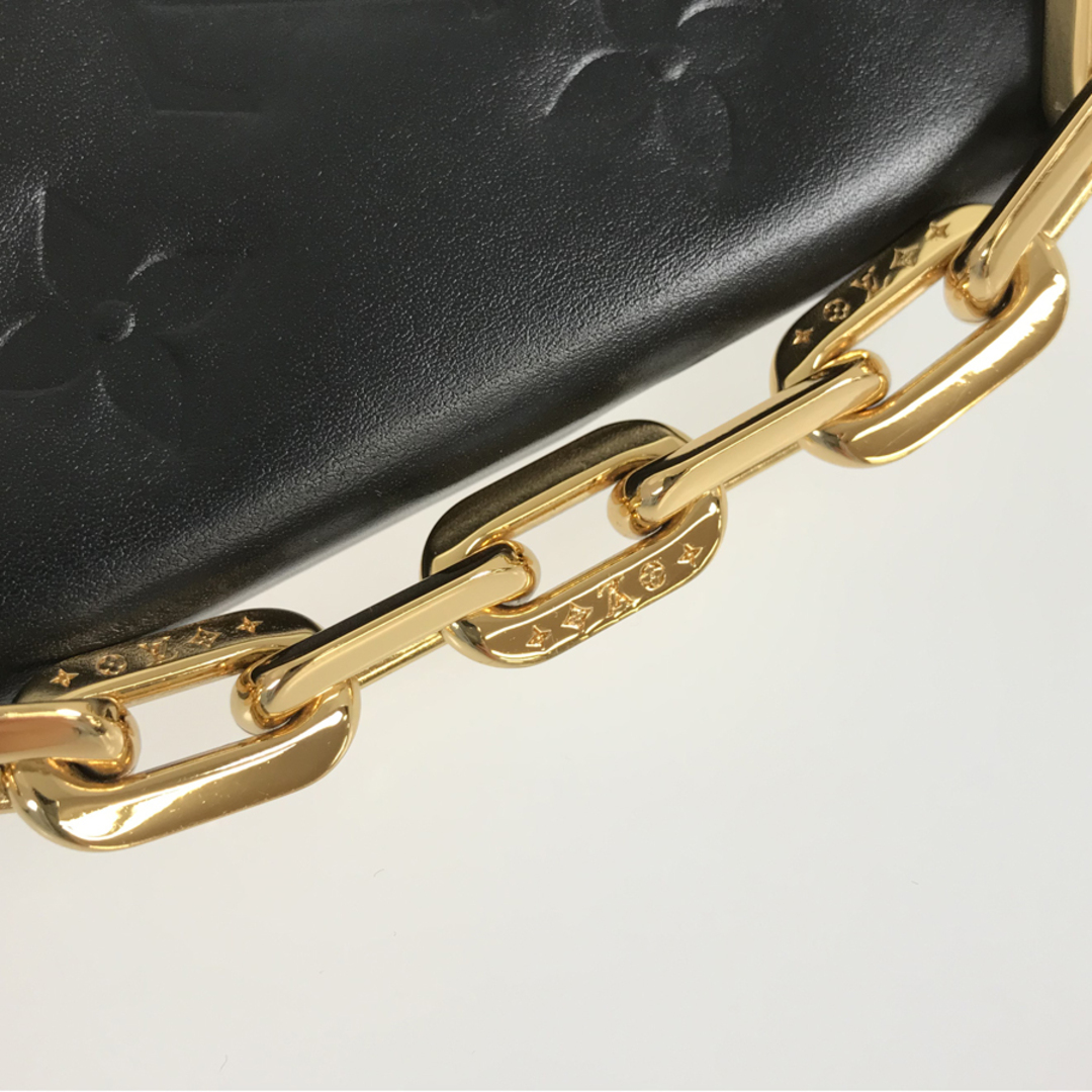 LOUIS VUITTON - ルイ・ヴィトン モノグラム エンボス バンパー