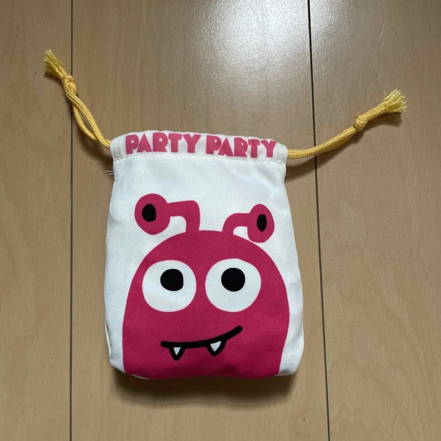 PARTYPARTY(パーティーパーティー)のブリーズ　partyparty お食事エプロン　新品 キッズ/ベビー/マタニティの授乳/お食事用品(お食事エプロン)の商品写真