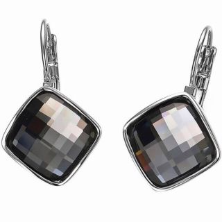 スワロフスキー(SWAROVSKI)のスワロフスキークリスタル レバーバックピアス（ブラック）(ピアス)