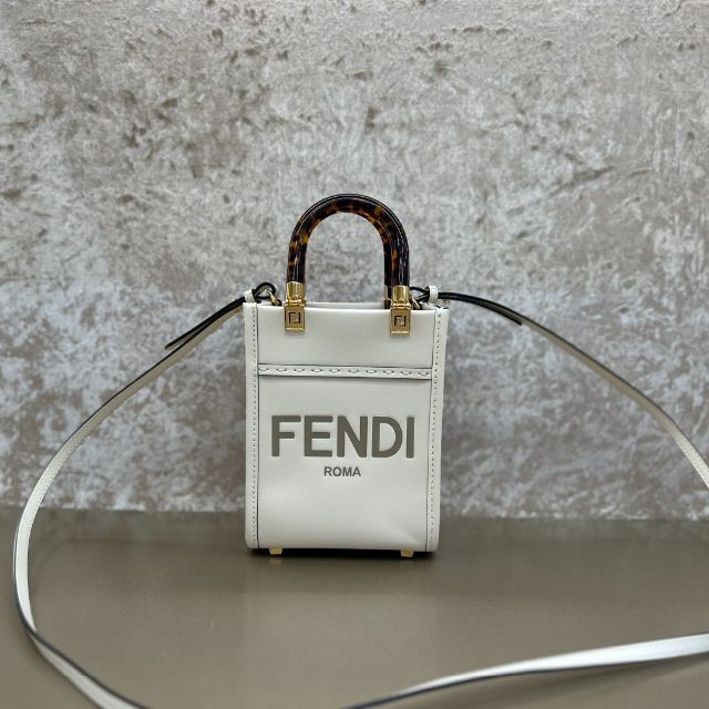 FENDI - FENDI フェンディ  ホワイトレザー ミニバッグ