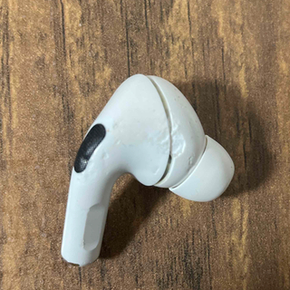 アップル(Apple)のairpods pro 右耳　ジャンク品(ヘッドフォン/イヤフォン)