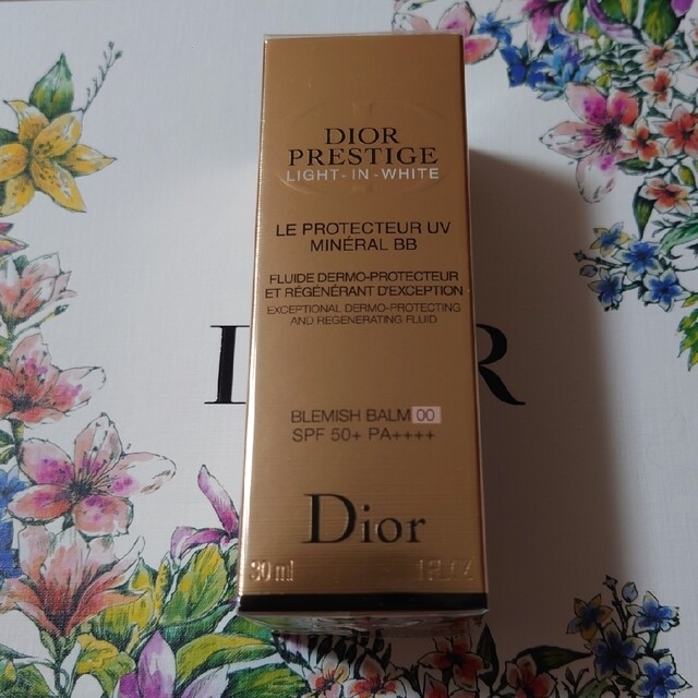 Dior(ディオール)のDior　プレステージ ホワイト ル プロテクター UV ミネラル BB　00 コスメ/美容のベースメイク/化粧品(BBクリーム)の商品写真