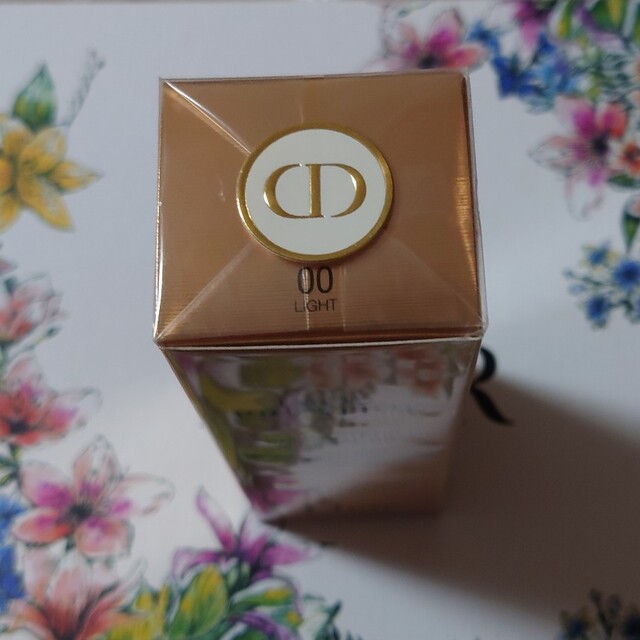 Dior(ディオール)のDior　プレステージ ホワイト ル プロテクター UV ミネラル BB　00 コスメ/美容のベースメイク/化粧品(BBクリーム)の商品写真