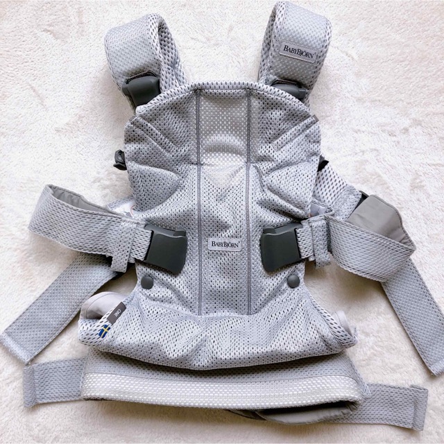 BABYBJORN(ベビービョルン)のベビービョルン　抱っこ紐　ONE KAI AIR キッズ/ベビー/マタニティの外出/移動用品(抱っこひも/おんぶひも)の商品写真