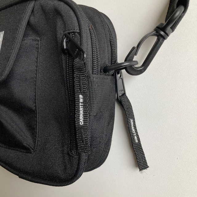 carhartt(カーハート)のCarhartt shoulder bag /black メンズのバッグ(ショルダーバッグ)の商品写真