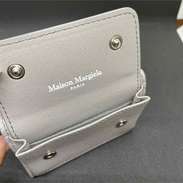 Maison Martin Margiela(マルタンマルジェラ)のmaison margiela 財布　グレー　未使用　新品 メンズのファッション小物(折り財布)の商品写真