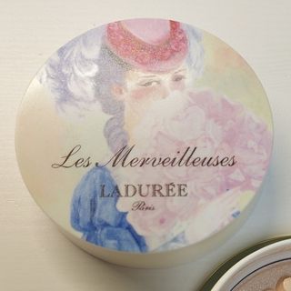 レメルヴェイユーズラデュレ(Les Merveilleuses LADUREE)のラデュレ フェイスパウダー(フェイスパウダー)