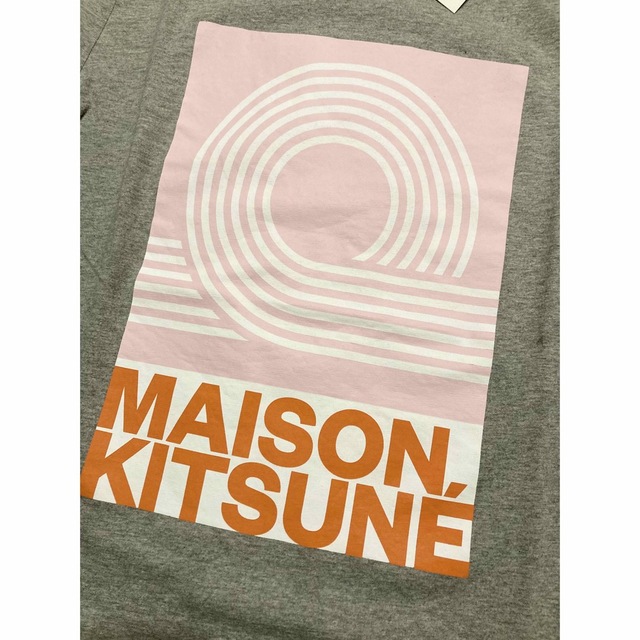 MAISON KITSUNE'(メゾンキツネ)のmaisonkitsune' メゾンキツネ エディション グレー Tシャツ S レディースのトップス(Tシャツ(半袖/袖なし))の商品写真