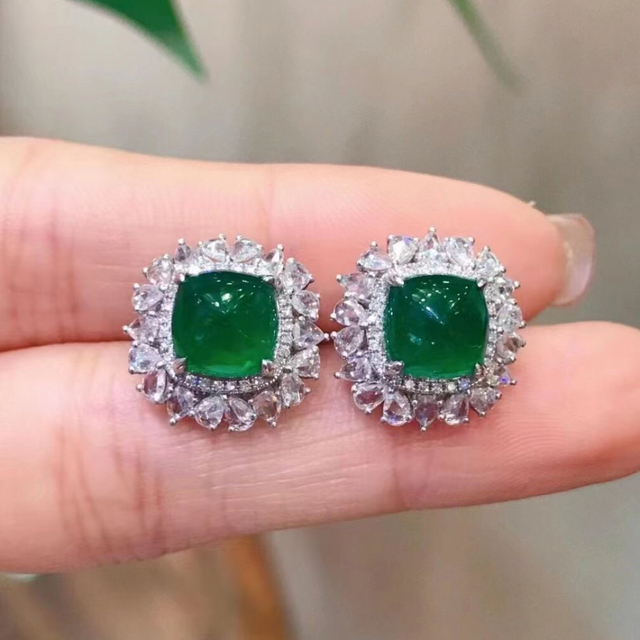 人気の新作 天然 ¥ k18 ピアス4.51ct ダイヤ エメラルド ピアス