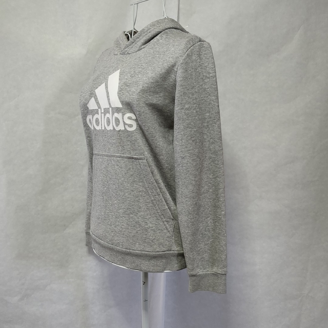 adidas(アディダス)のadidas　アディダス　キッズ150 パーカー  長袖パーカー キッズ/ベビー/マタニティのキッズ服男の子用(90cm~)(ジャケット/上着)の商品写真