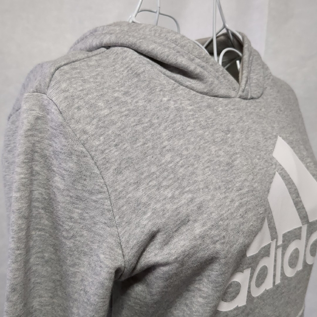 adidas(アディダス)のadidas　アディダス　キッズ150 パーカー  長袖パーカー キッズ/ベビー/マタニティのキッズ服男の子用(90cm~)(ジャケット/上着)の商品写真