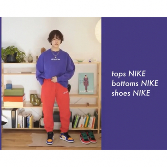 NIKE(ナイキ)の23.5【新品】大人気限定モデル　NIKE エアジョーダン1 ミッド　レイカーズ レディースの靴/シューズ(スニーカー)の商品写真