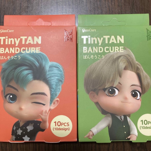 TinyTAN 公式 絆創膏2箱（1箱10枚入り） エンタメ/ホビーのタレントグッズ(アイドルグッズ)の商品写真