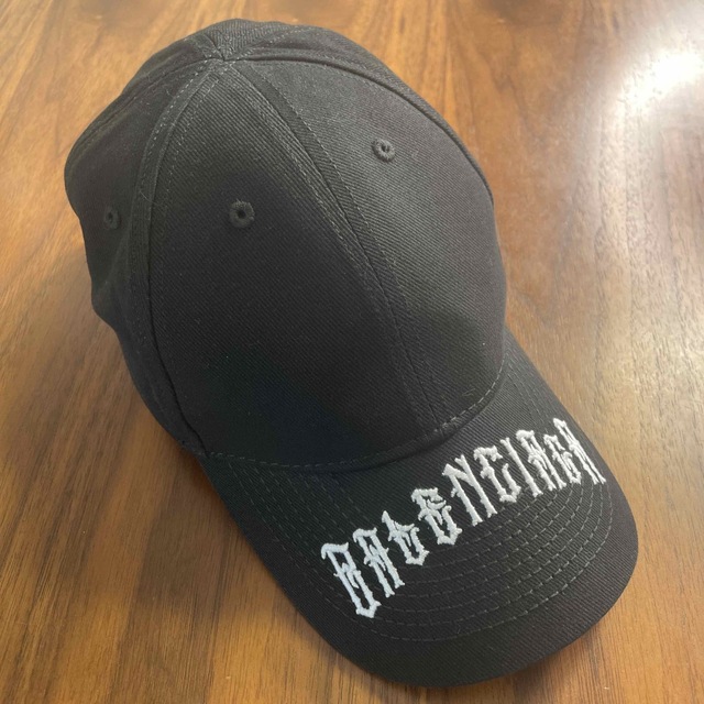 バレンシアガ　黒帽子