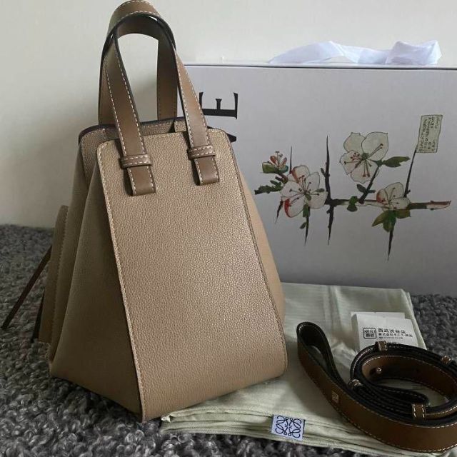 格安新品 LOEWE - ロエベ ハンモック サンドミンク LOEWE ハンドバッグ