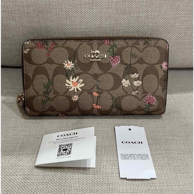 COACH(コーチ)のコーチ 長財布 花柄 新品 レディースのファッション小物(財布)の商品写真