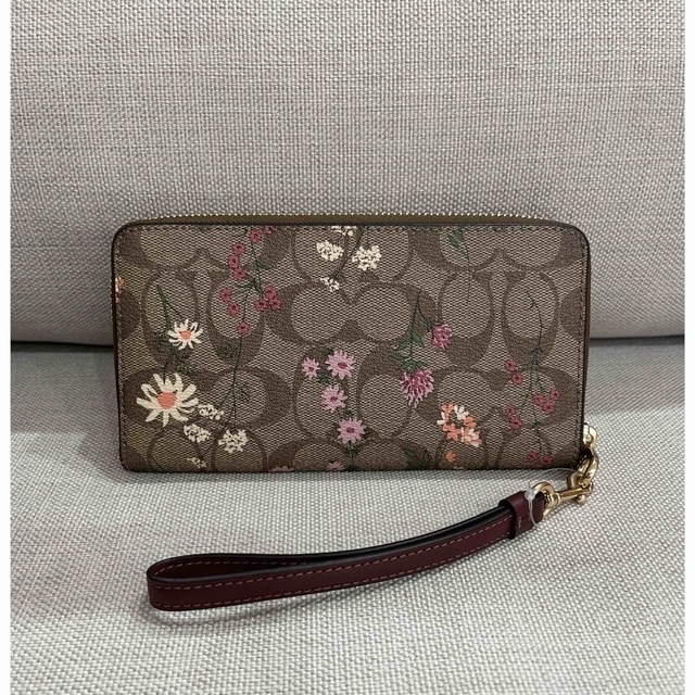 COACH(コーチ)のコーチ 長財布 花柄 新品 レディースのファッション小物(財布)の商品写真