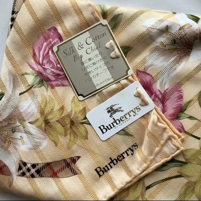 BURBERRY(バーバリー)のバーバリー BURBERRY シルクコットンハンカチ　ミニスカーフ　未使用 レディースのファッション小物(ハンカチ)の商品写真