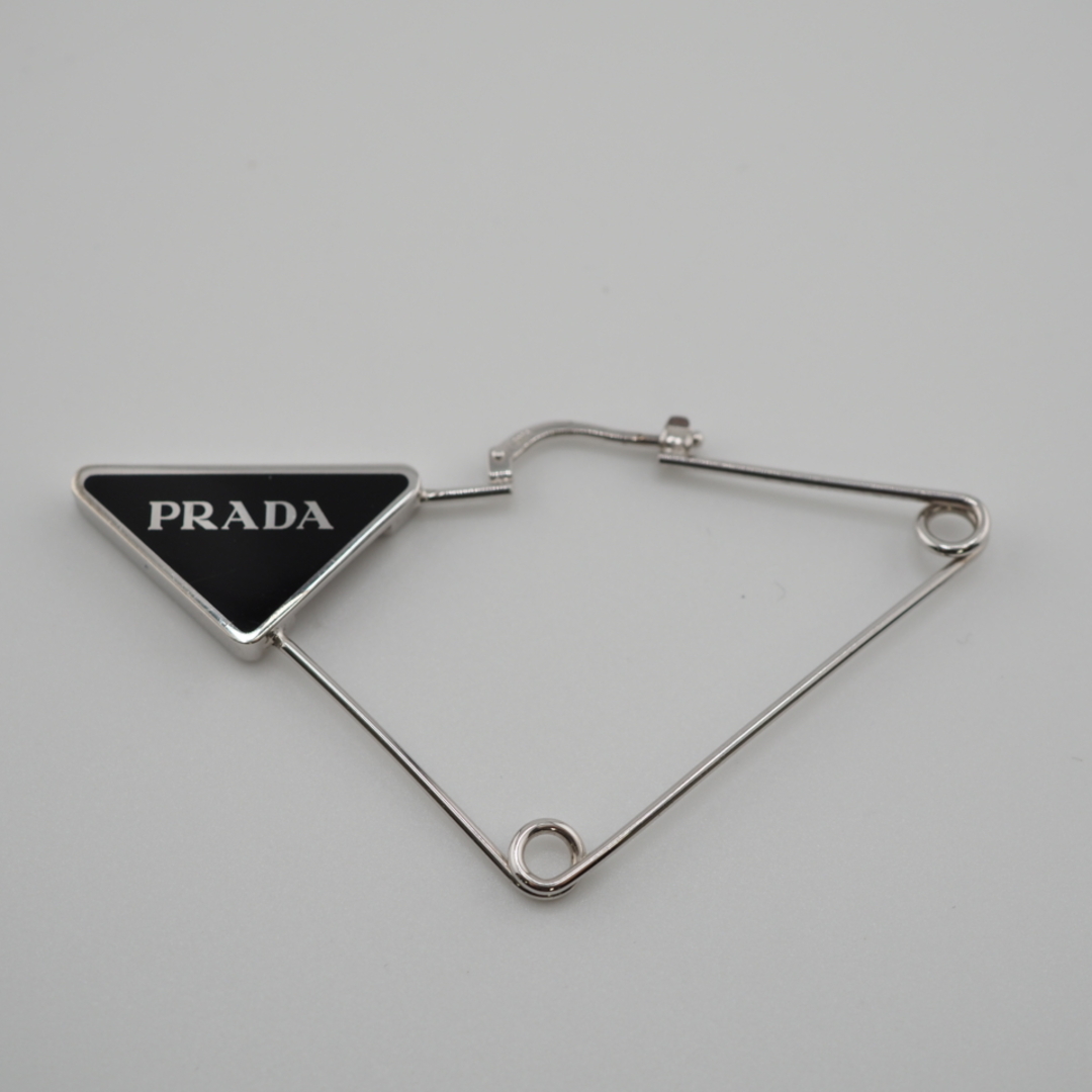 完売 PRADA プラダ シンボル 右耳用 ペンダントピアス 美品